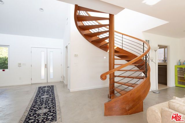 5518 Tuxedo Terrace, Los Angeles, CA 90068