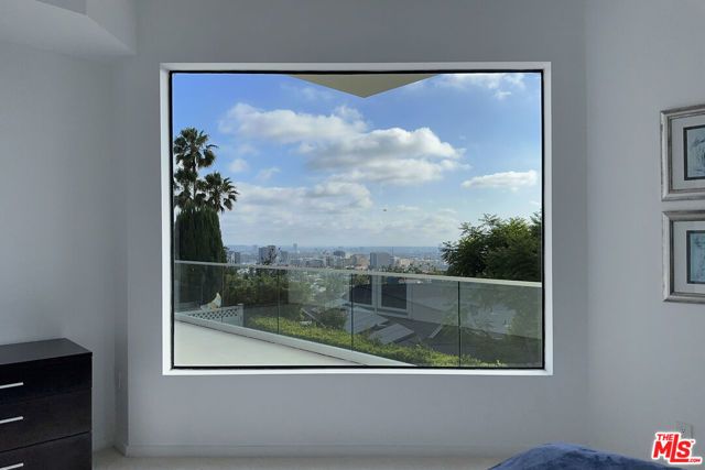 5518 Tuxedo Terrace, Los Angeles, CA 90068