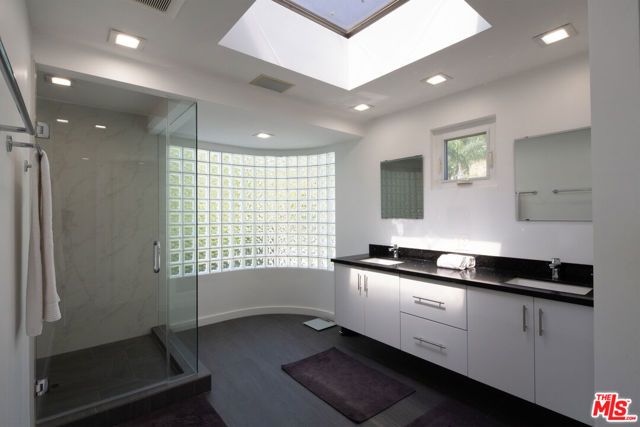 5518 Tuxedo Terrace, Los Angeles, CA 90068