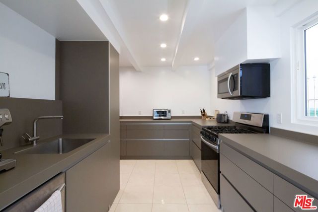 5518 Tuxedo Terrace, Los Angeles, CA 90068