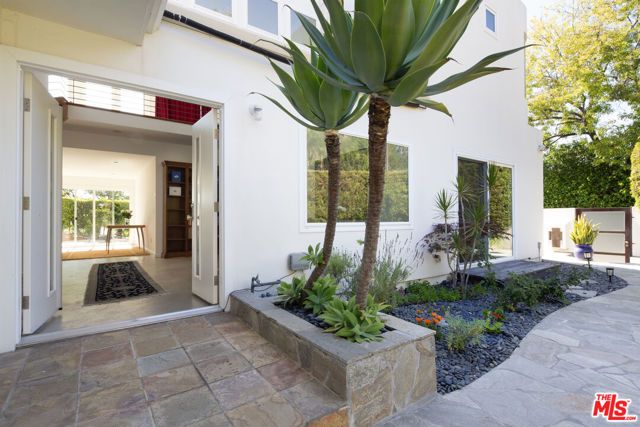 5518 Tuxedo Terrace, Los Angeles, CA 90068