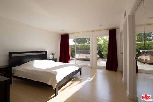 5518 Tuxedo Terrace, Los Angeles, CA 90068