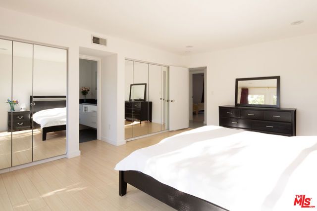 5518 Tuxedo Terrace, Los Angeles, CA 90068