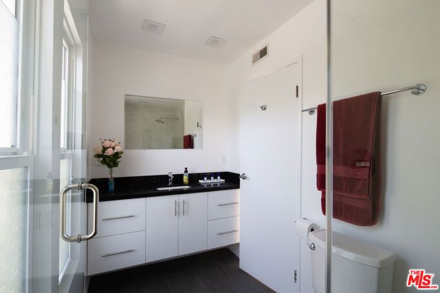 5518 Tuxedo Terrace, Los Angeles, CA 90068