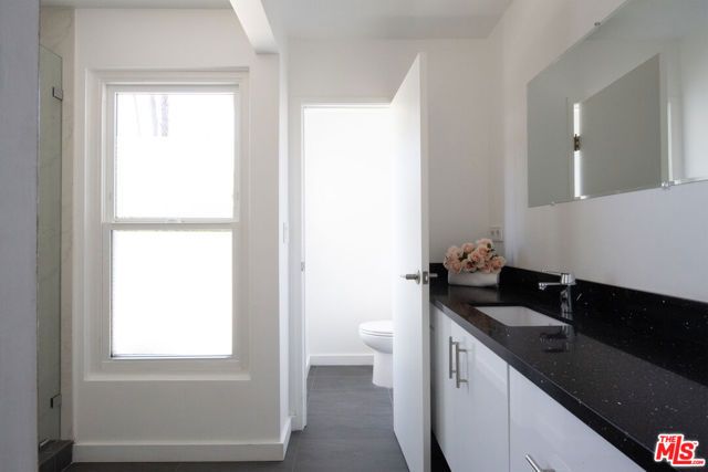 5518 Tuxedo Terrace, Los Angeles, CA 90068