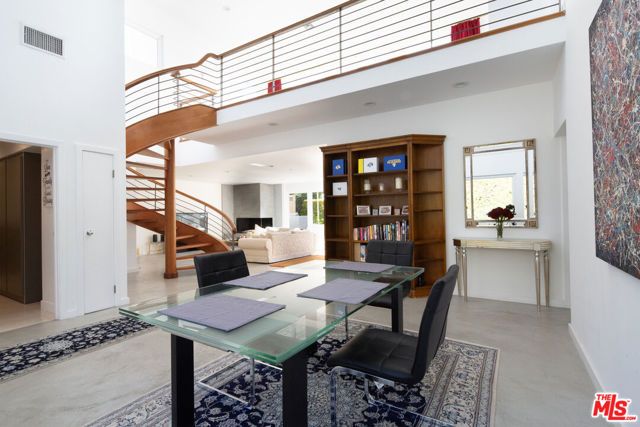5518 Tuxedo Terrace, Los Angeles, CA 90068