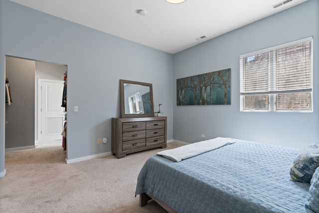 2065 N Kedzie Avenue 328, Chicago, IL 60647