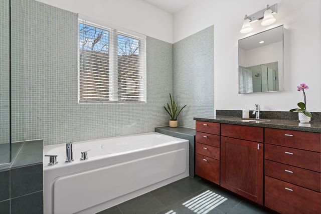 2065 N Kedzie Avenue 328, Chicago, IL 60647