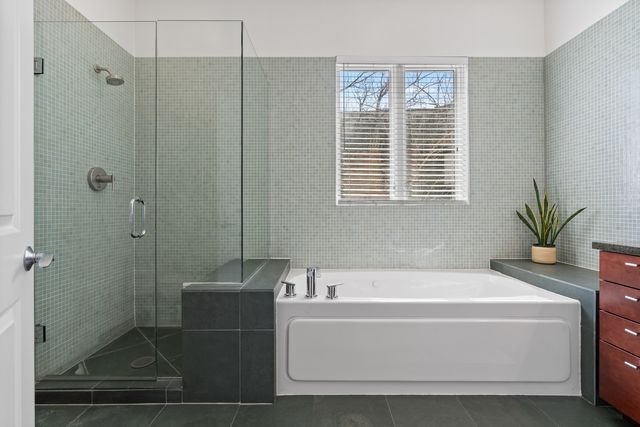 2065 N Kedzie Avenue 328, Chicago, IL 60647