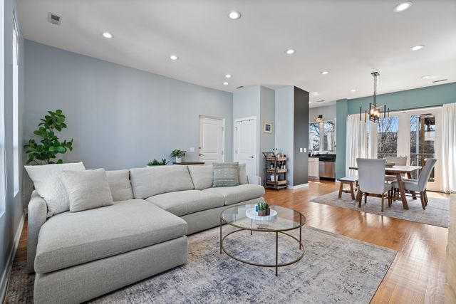 2065 N Kedzie Avenue 328, Chicago, IL 60647