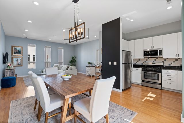 2065 N Kedzie Avenue 328, Chicago, IL 60647