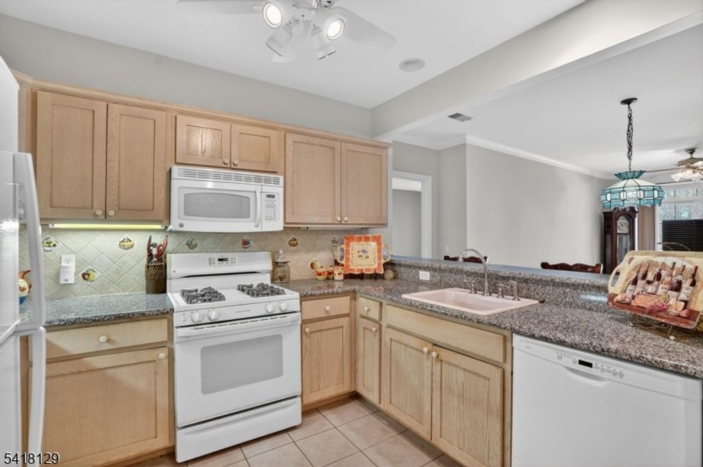 2205 Clinton Ln 2205, Rockaway Twp., NJ 07866 — photo 3