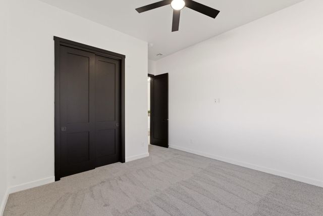 221 4th Avenue SW, Rio Rancho, NM 87124