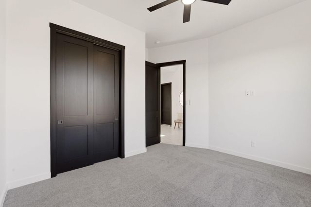 221 4th Avenue SW, Rio Rancho, NM 87124