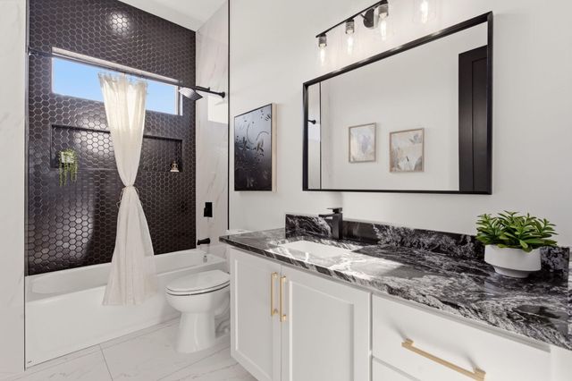 221 4th Avenue SW, Rio Rancho, NM 87124