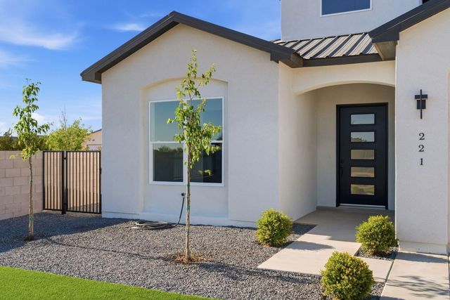 221 4th Avenue SW, Rio Rancho, NM 87124