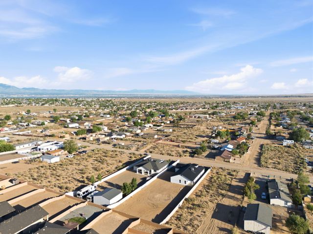 221 4th Avenue SW, Rio Rancho, NM 87124