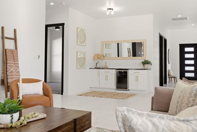 221 4th Avenue SW, Rio Rancho, NM 87124