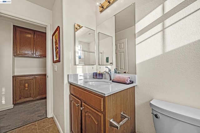 15100 Shining Star Ln, San Leandro, CA 94579