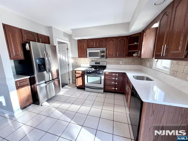 186 Palmer Terrace, Wood Ridge, NJ 07075