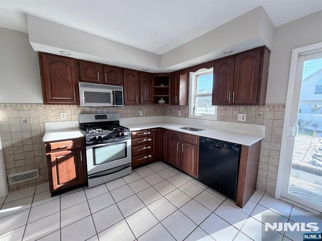 186 Palmer Terrace, Wood Ridge, NJ 07075