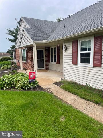 3276 FALCON LN, Dover, PA 17315