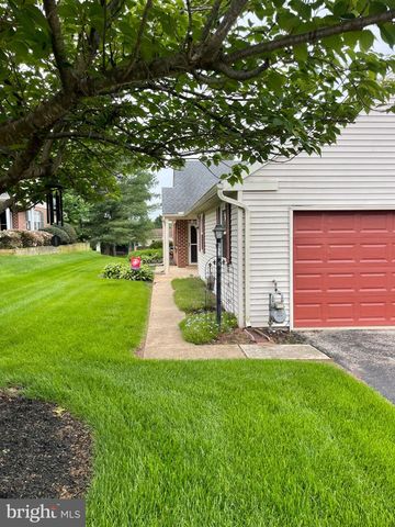 3276 FALCON LN, Dover, PA 17315
