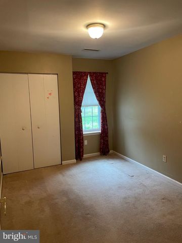 3276 FALCON LN, Dover, PA 17315