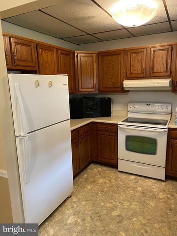 3276 FALCON LN, Dover, PA 17315