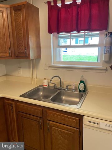 3276 FALCON LN, Dover, PA 17315