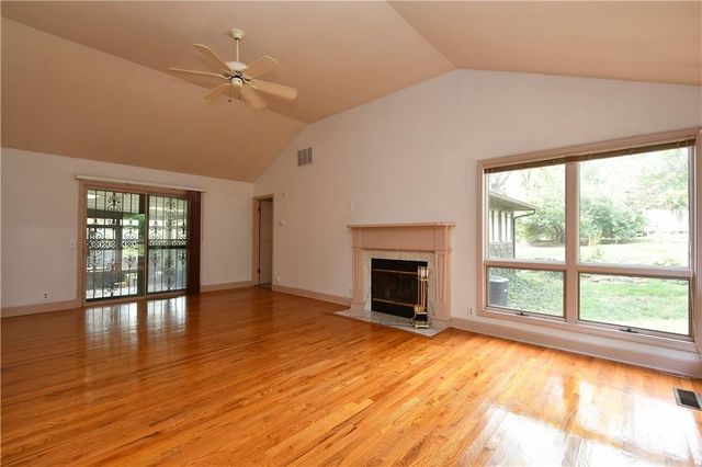 10200 Pflumm Road, Lenexa, KS 66215