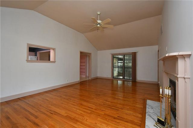 10200 Pflumm Road, Lenexa, KS 66215