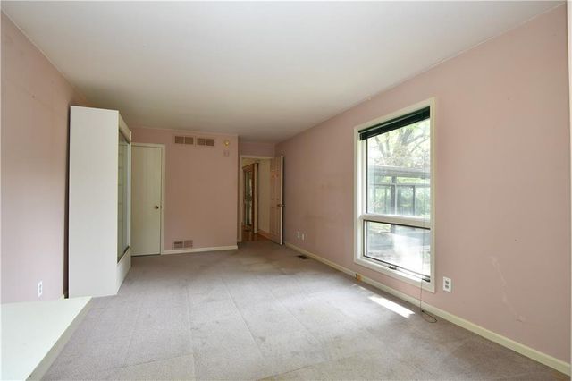 10200 Pflumm Road, Lenexa, KS 66215