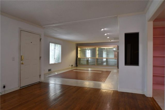 10200 Pflumm Road, Lenexa, KS 66215