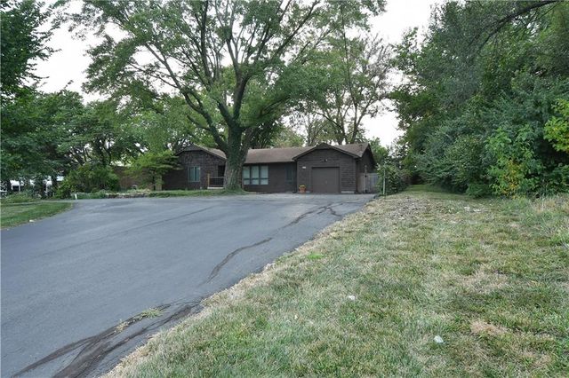 10200 Pflumm Road, Lenexa, KS 66215