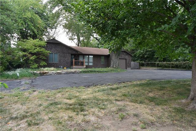 10200 Pflumm Road, Lenexa, KS 66215