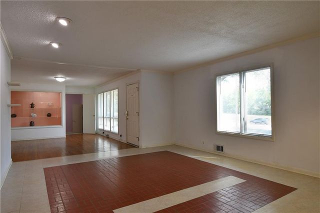 10200 Pflumm Road, Lenexa, KS 66215