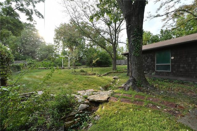 10200 Pflumm Road, Lenexa, KS 66215