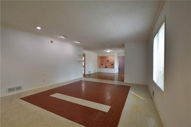 10200 Pflumm Road, Lenexa, KS 66215