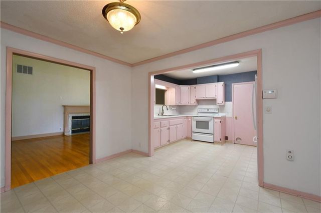 10200 Pflumm Road, Lenexa, KS 66215