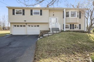 8 Tompkins Road, East Brunswick, NJ 08816