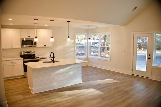 6239 Ballpark Road, Hollywood, SC 29449