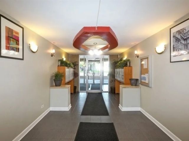 7854 S South Shore Drive 405, Chicago, IL 60649