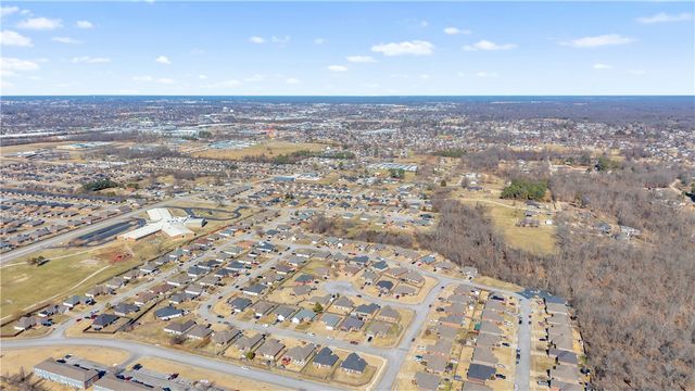 811 Southern Trace Drive, Rogers, AR 72758