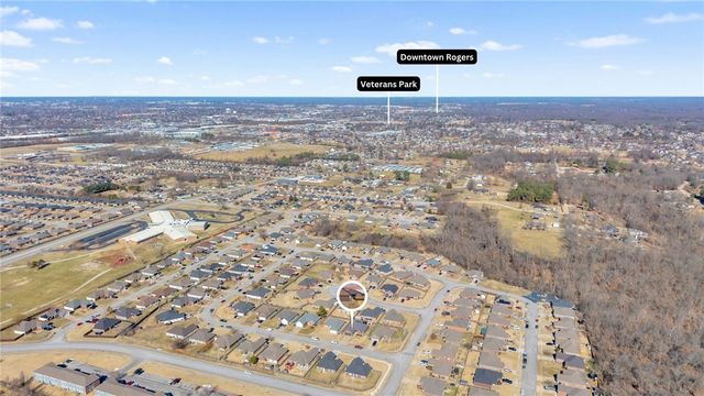 811 Southern Trace Drive, Rogers, AR 72758