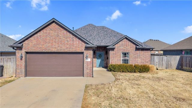 811 Southern Trace Drive, Rogers, AR 72758