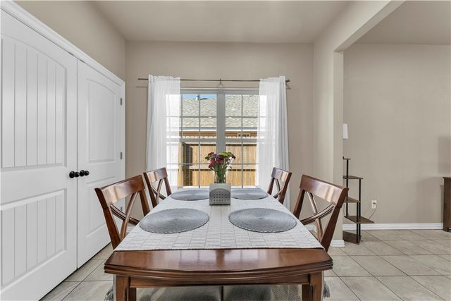 811 Southern Trace Drive, Rogers, AR 72758