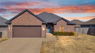 811 Southern Trace Drive, Rogers, AR 72758