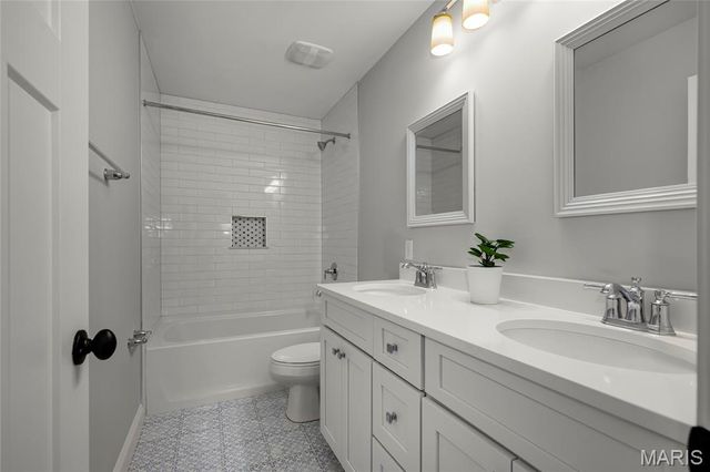 9239 Merritt Avenue, Rock Hill, MO 63144