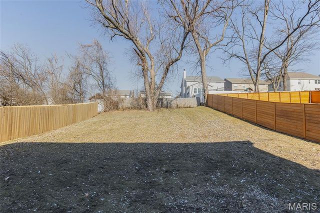 9239 Merritt Avenue, Rock Hill, MO 63144